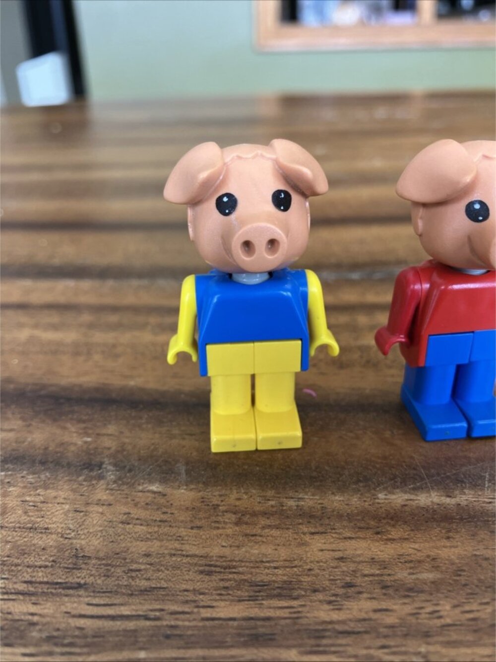 Rare Vintage LEGO Fabuland Pig Minifigure Set 0f 2 Collectible - Picture 2 of 8